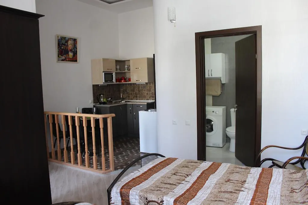 Kontakt z Guest House On Gia Abesadze Street